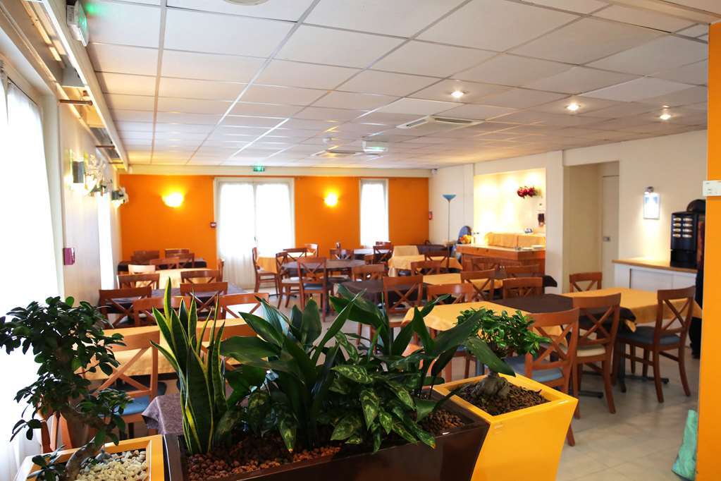 雷祖里镇凯里亚德酒店 餐厅 照片